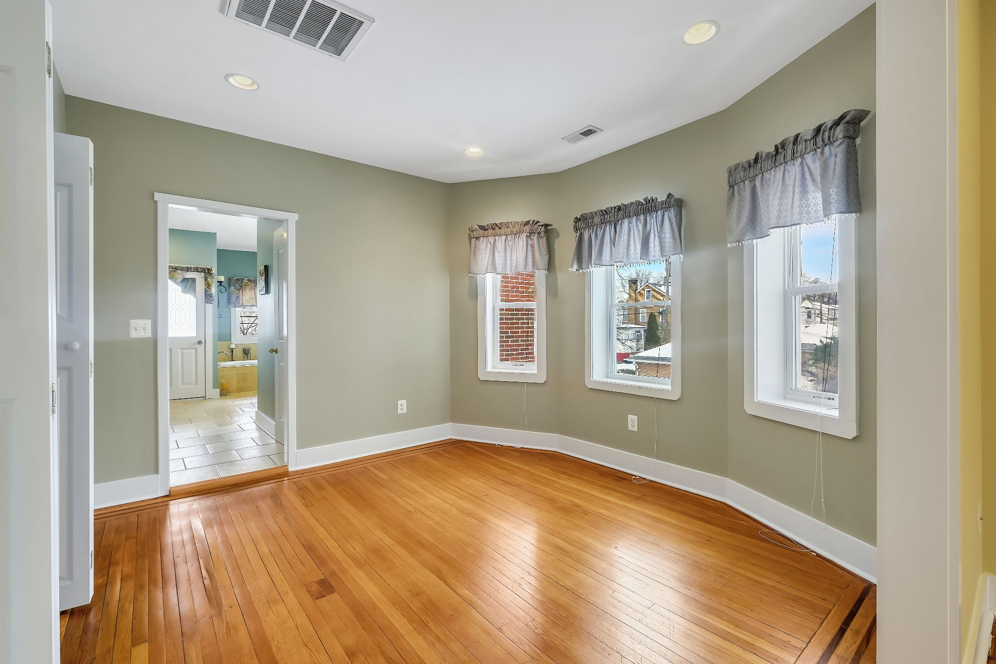 3504 Edgewood Road