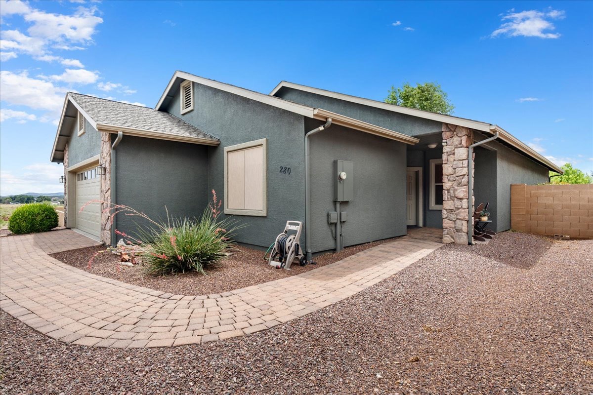 280 North La Paz Street