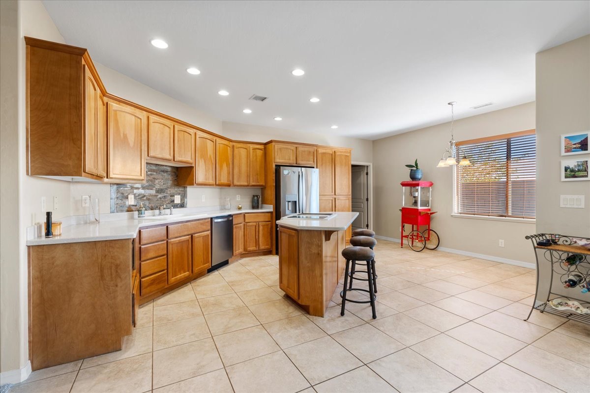 280 North La Paz Street