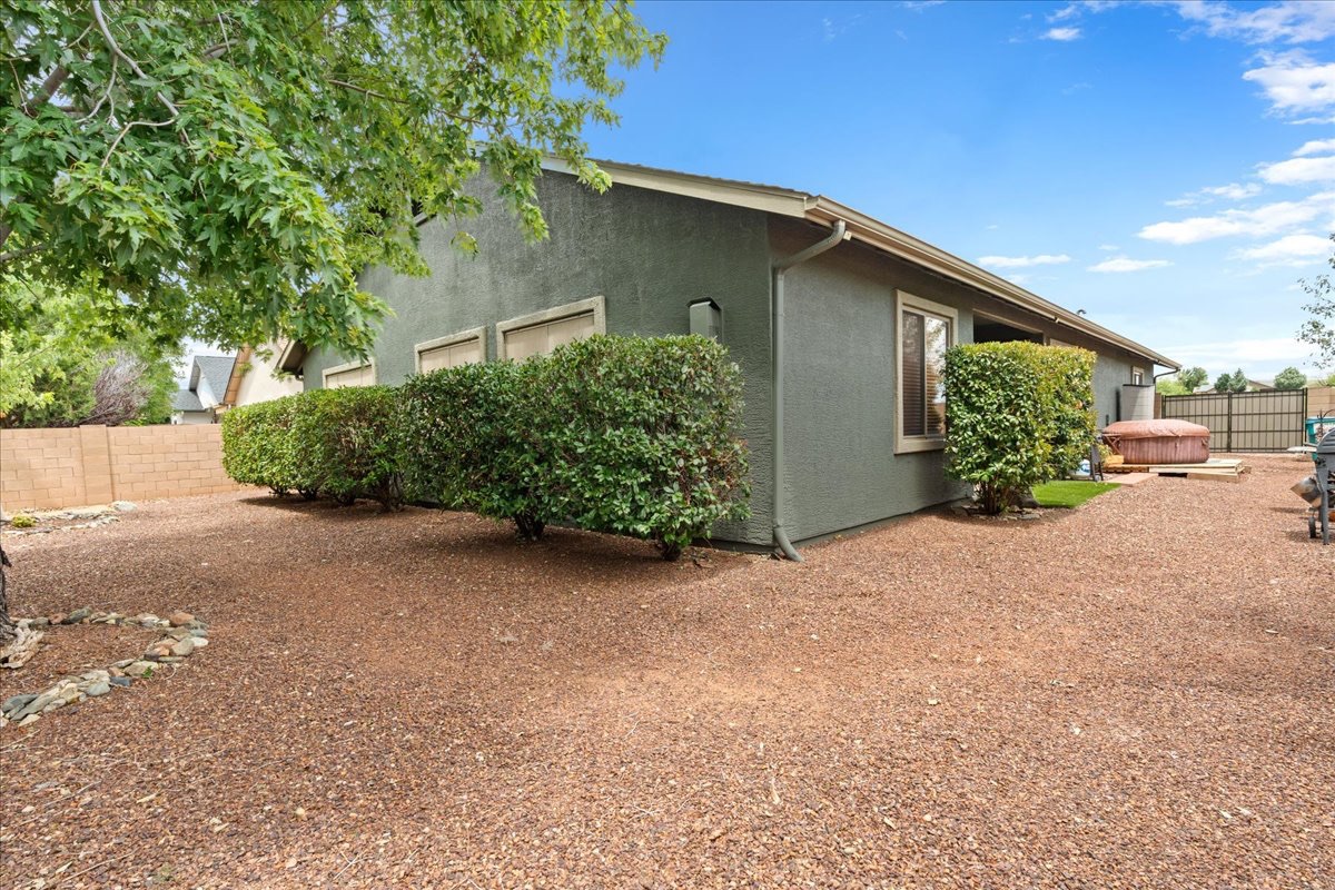 280 North La Paz Street