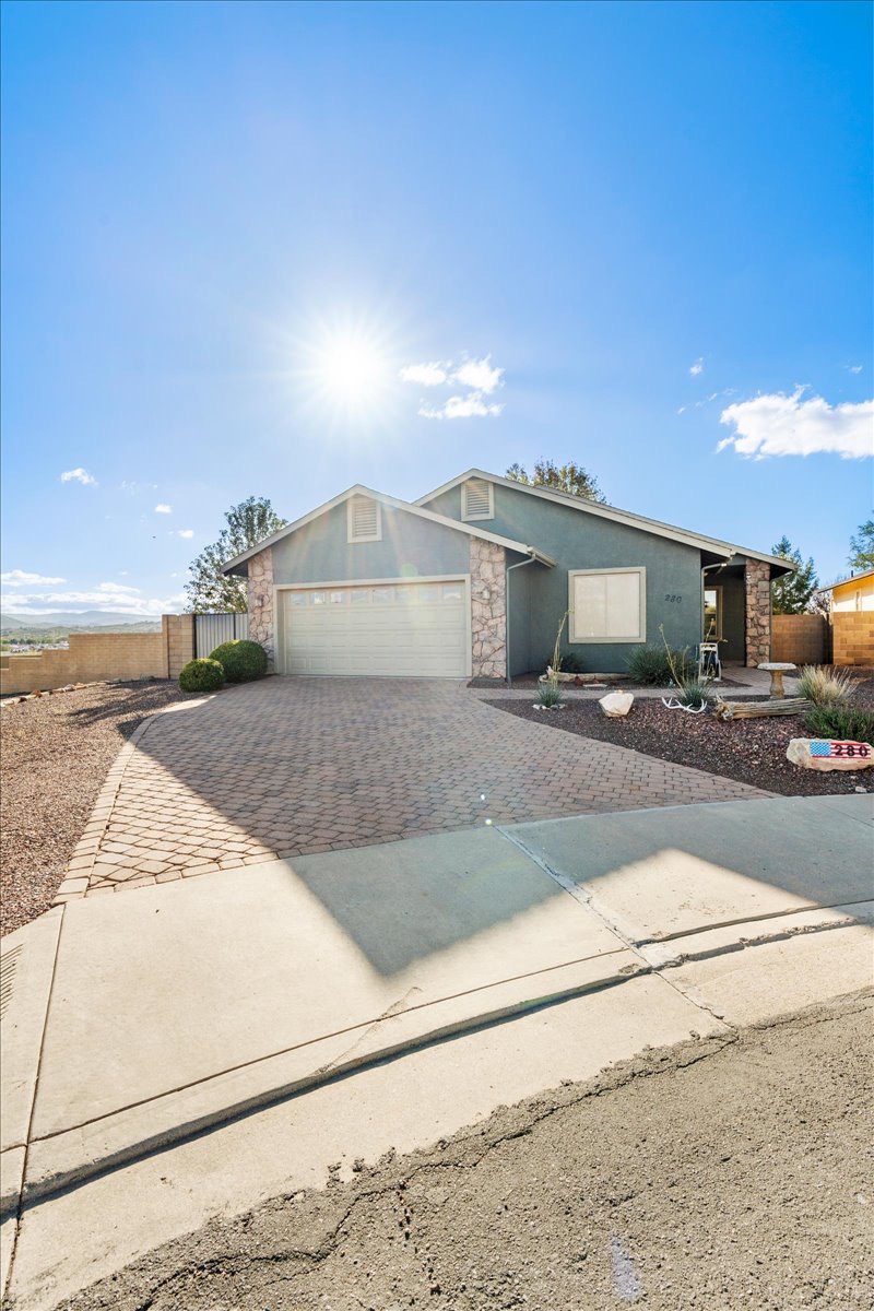 280 North La Paz Street