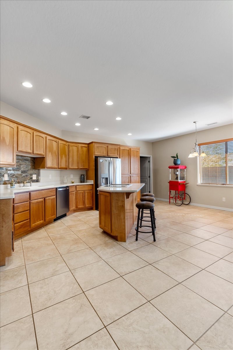 280 North La Paz Street