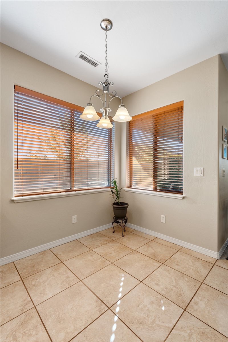 280 North La Paz Street