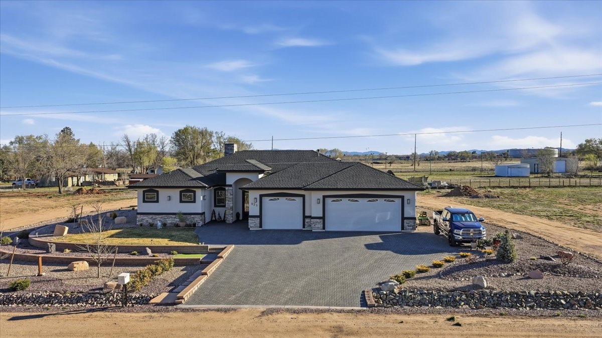 925 East Aztec Drive