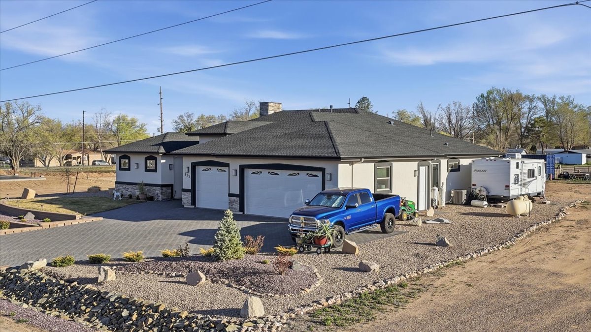925 East Aztec Drive