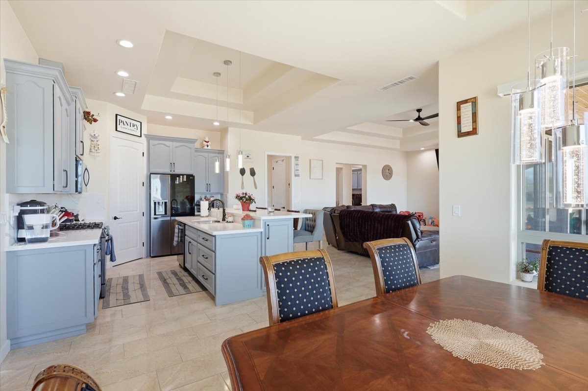 925 East Aztec Drive
