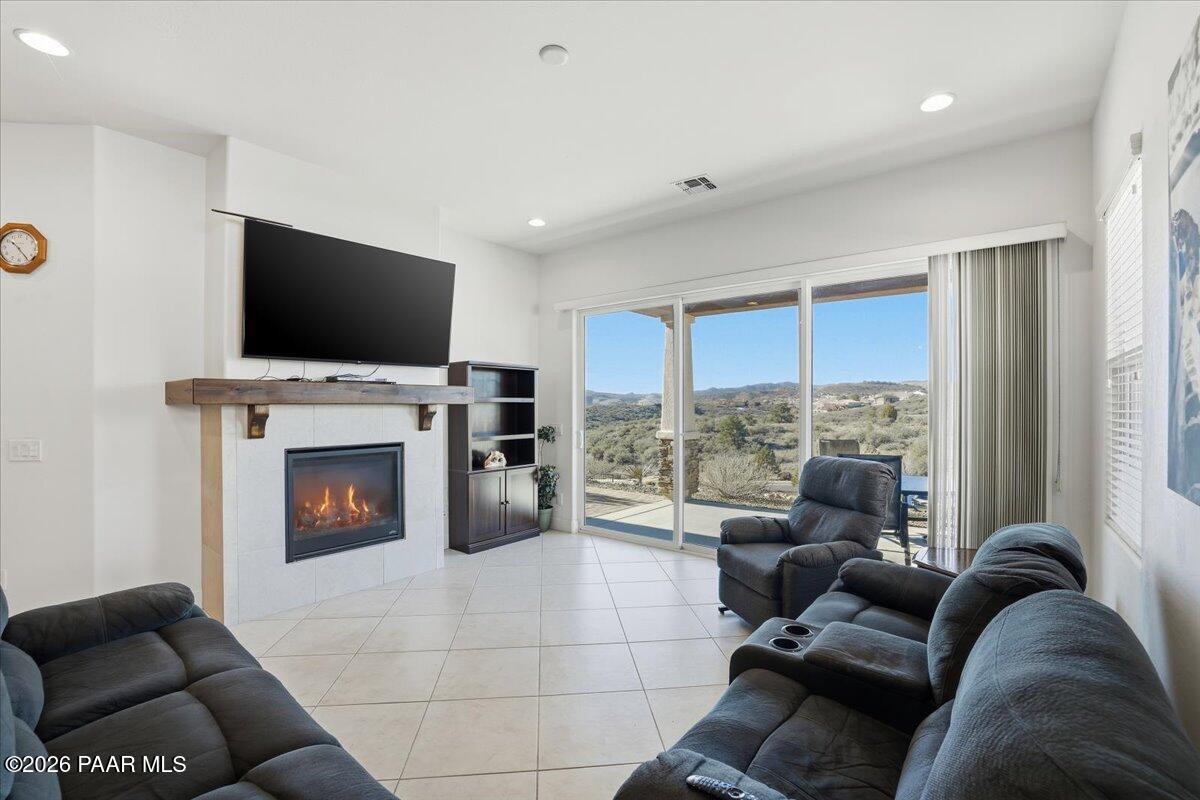 1528 Varsity Drive