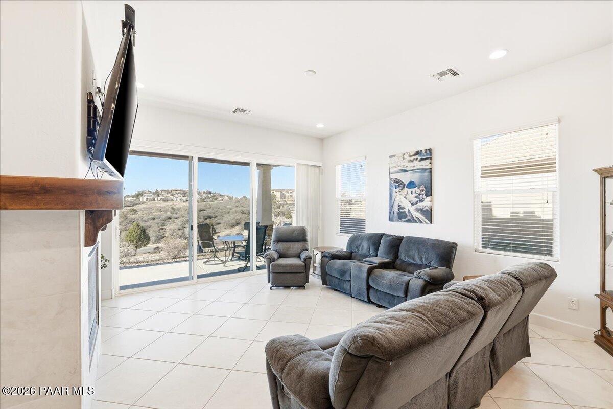 1528 Varsity Drive