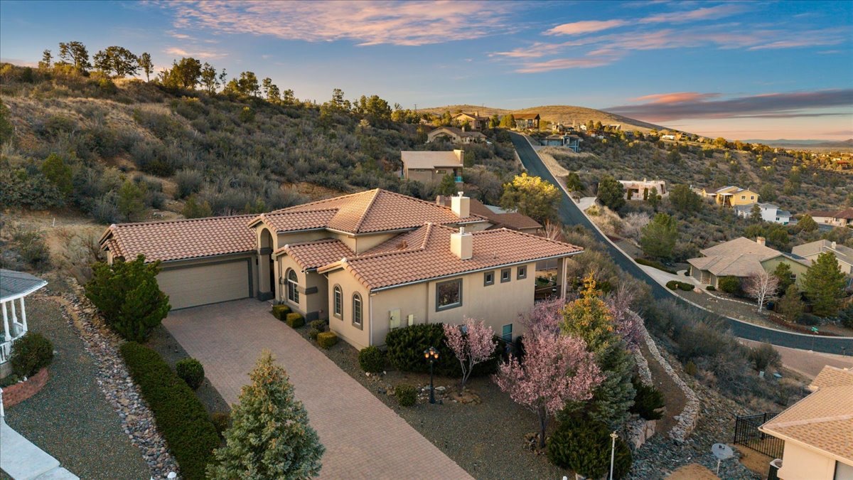 791 North Creekside Drive