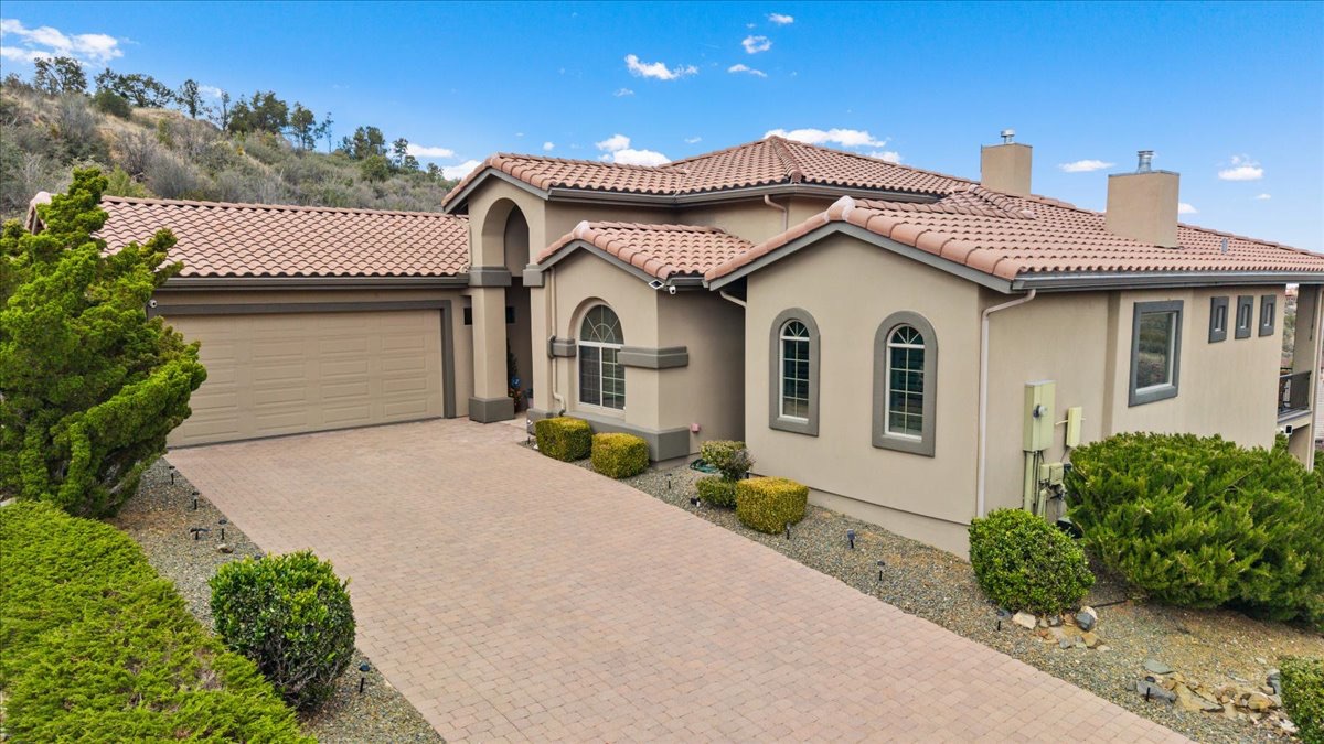 791 North Creekside Drive