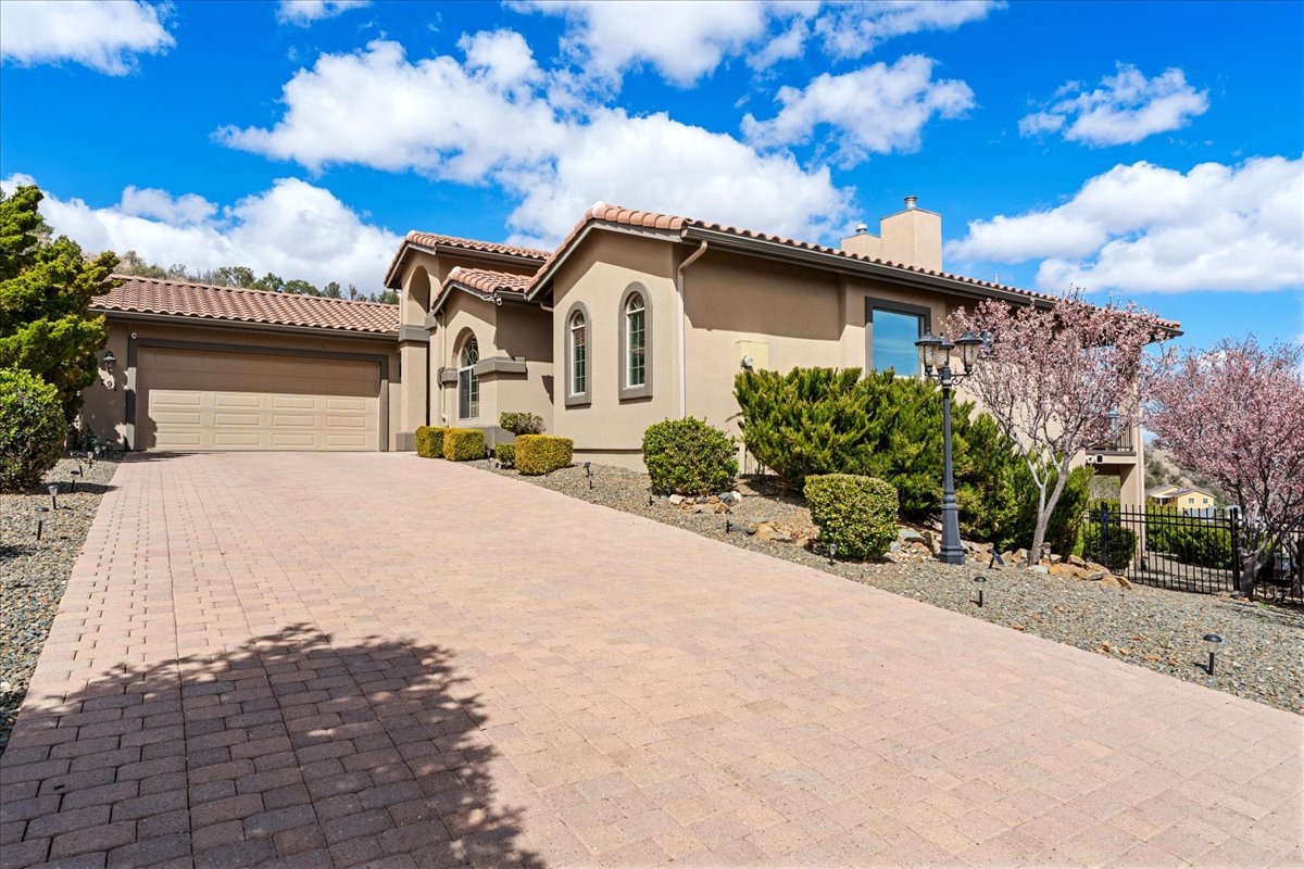 791 North Creekside Drive