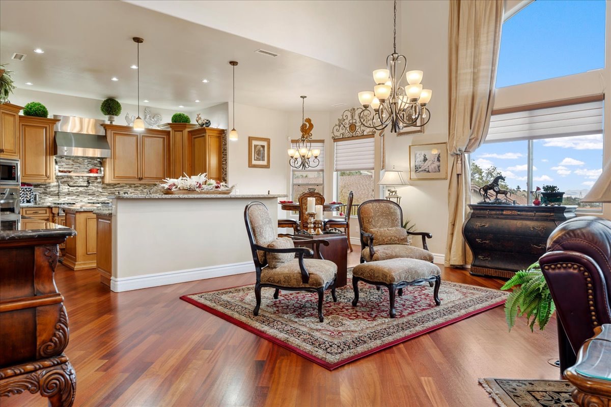 791 North Creekside Drive