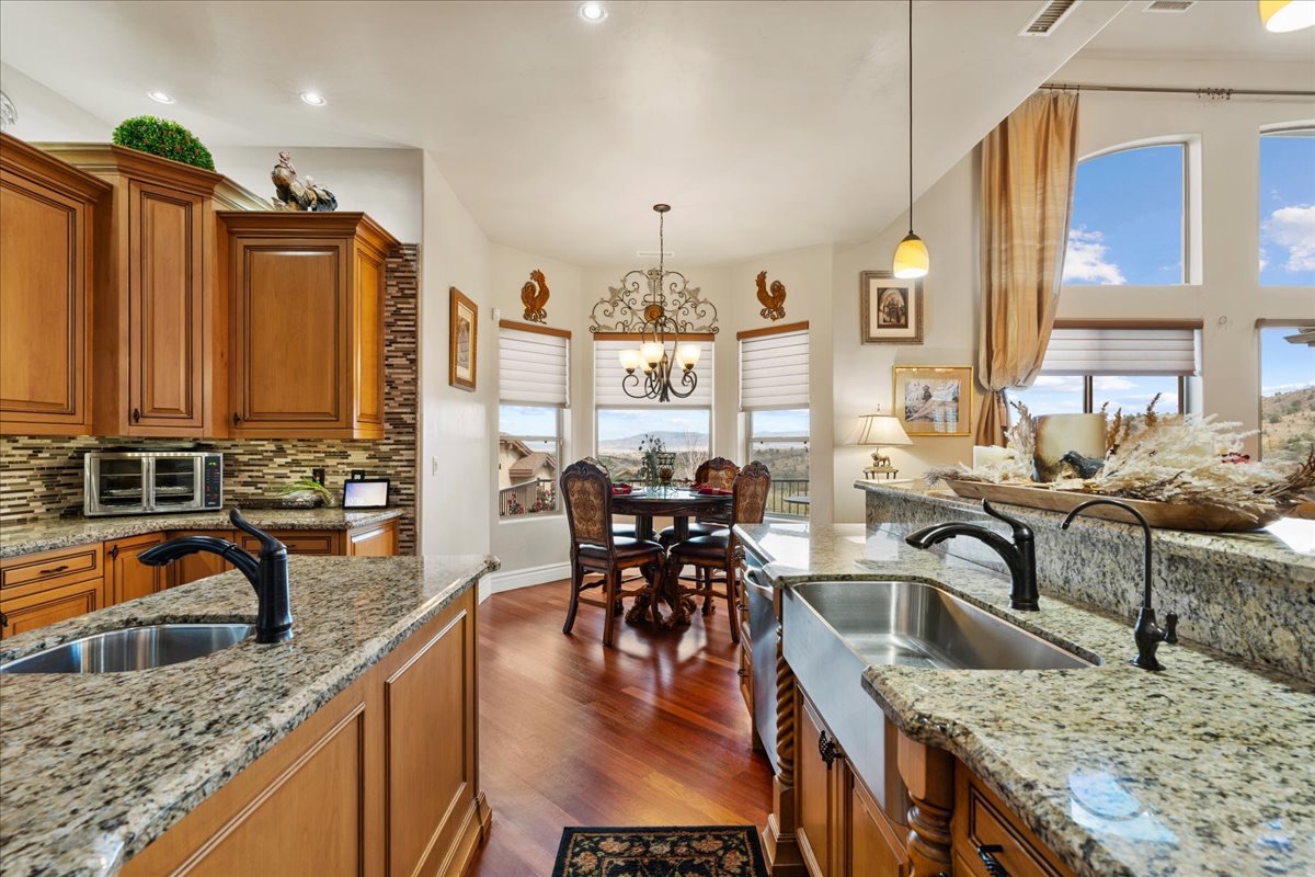 791 North Creekside Drive