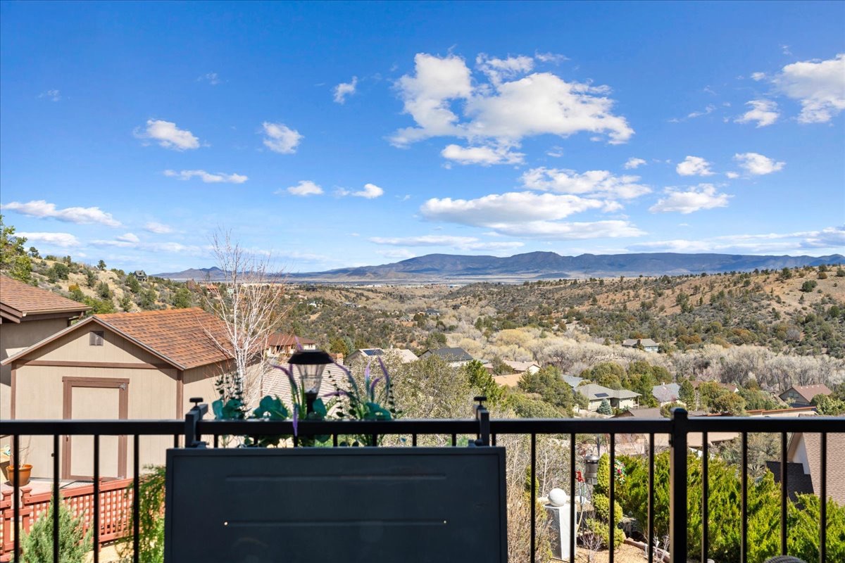 791 North Creekside Drive