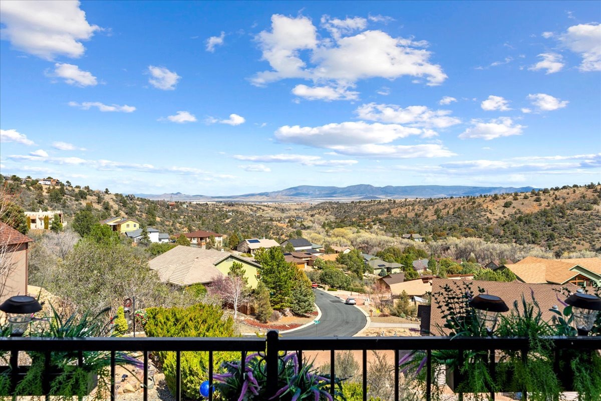 791 North Creekside Drive