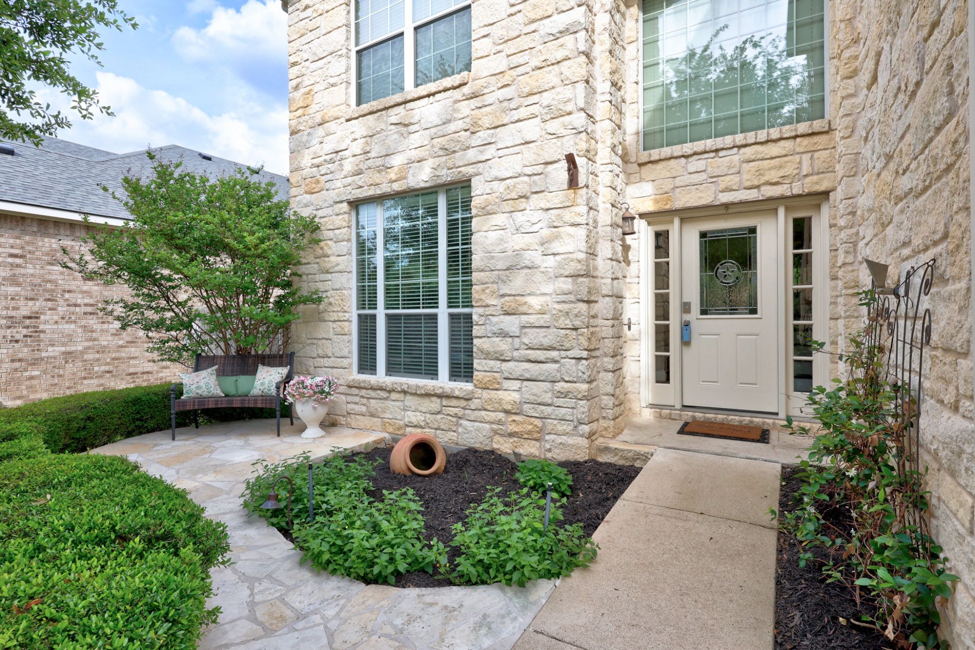 2800 Corabella Place