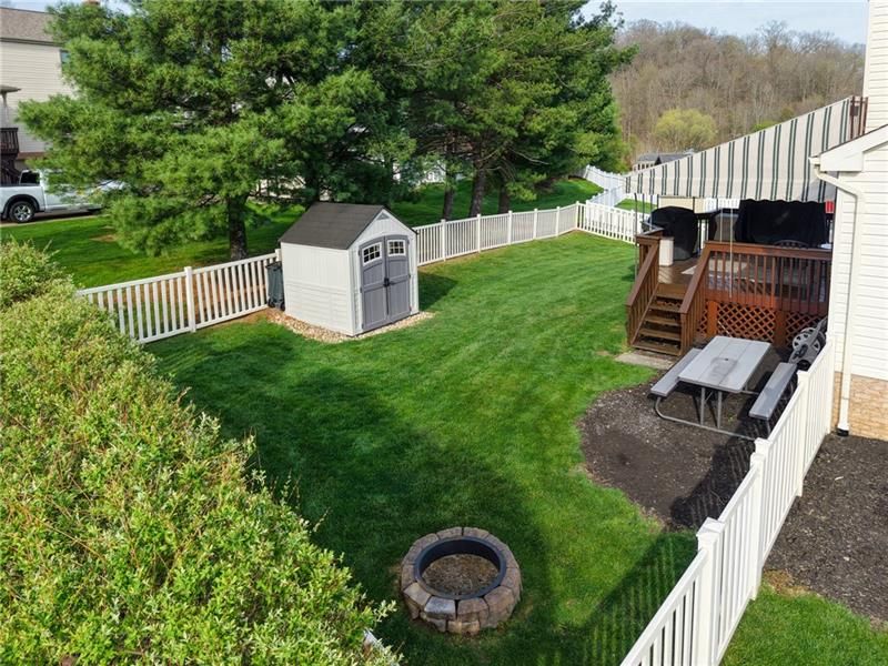 33 Ross Hollow Road