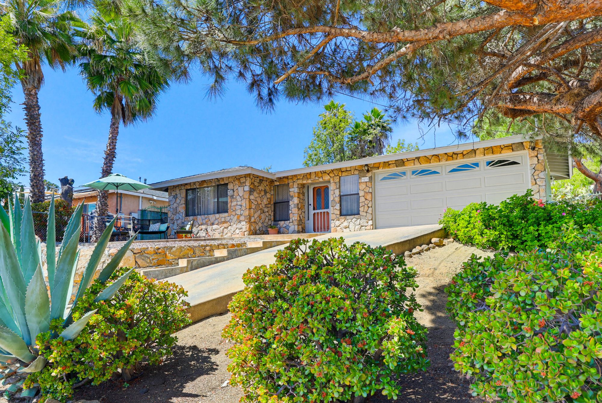 9832 Estrella Drive