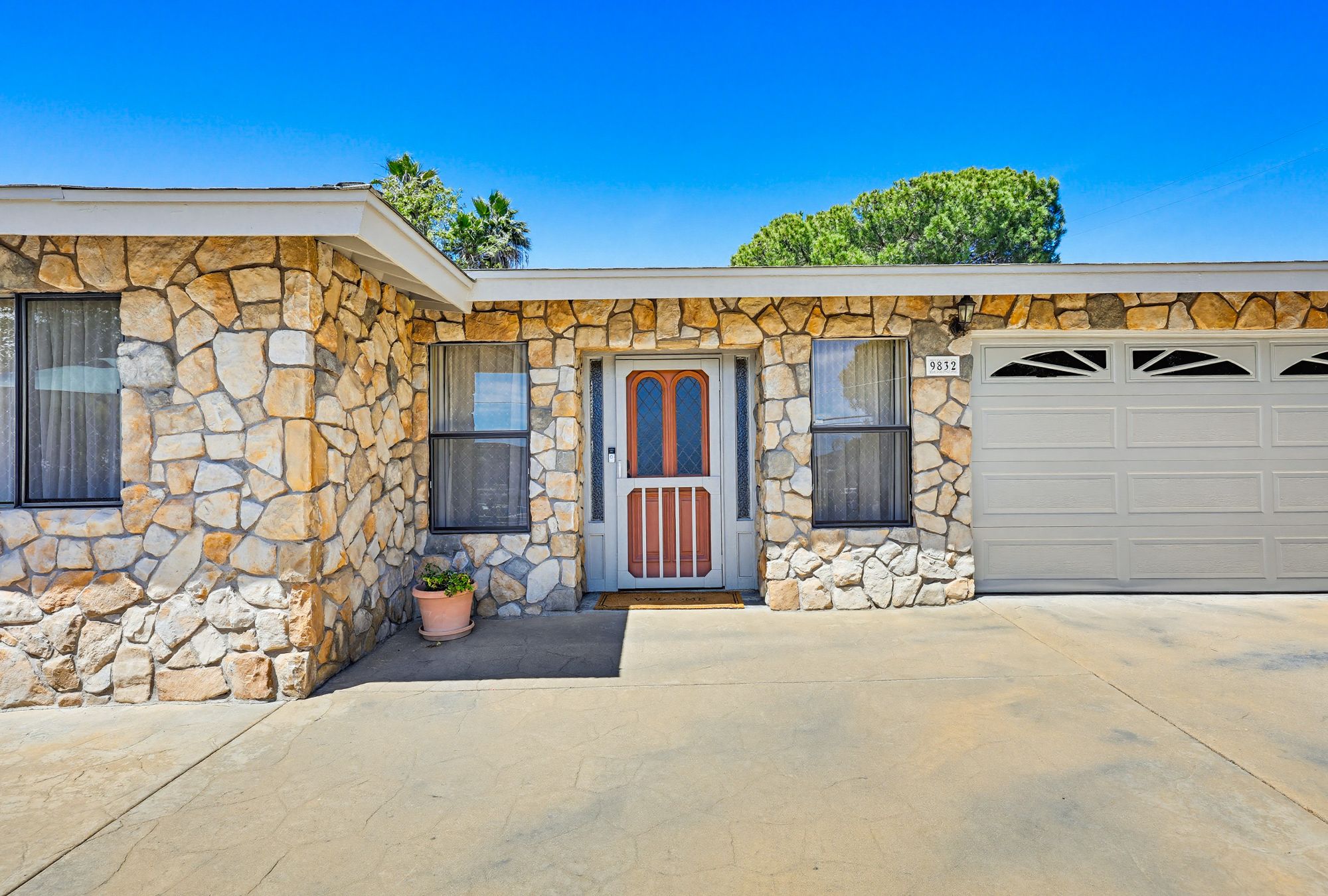 9832 Estrella Drive