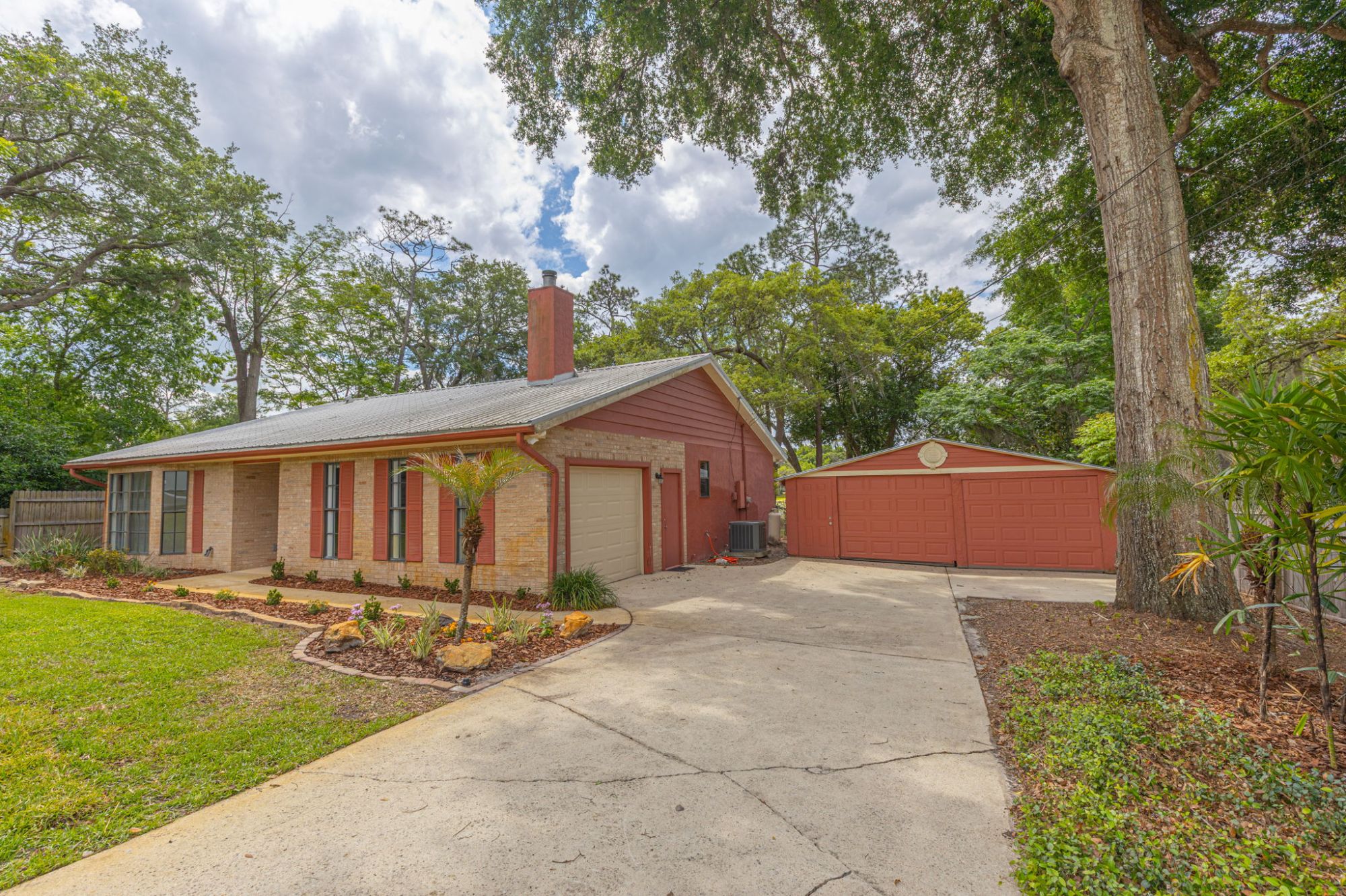 205 Angeles Road
