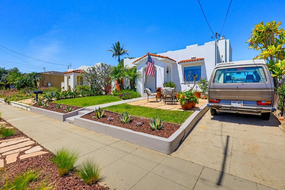 2064 Venice Street