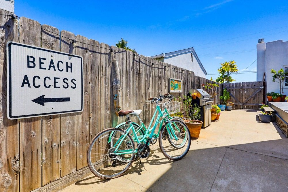 2064 Venice Street