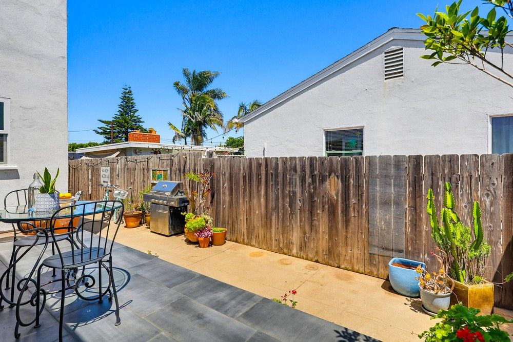 2064 Venice Street