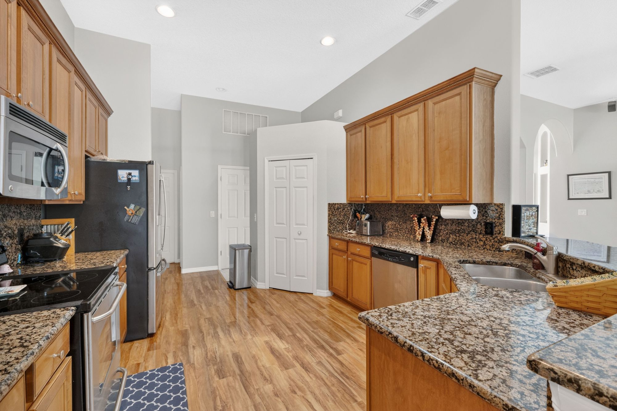 4011 Chippewa Court