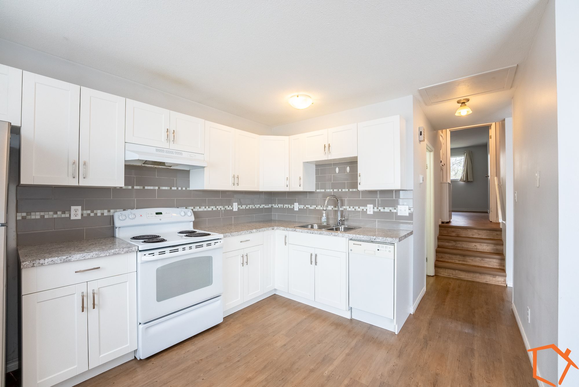 58 Algonquin Road W