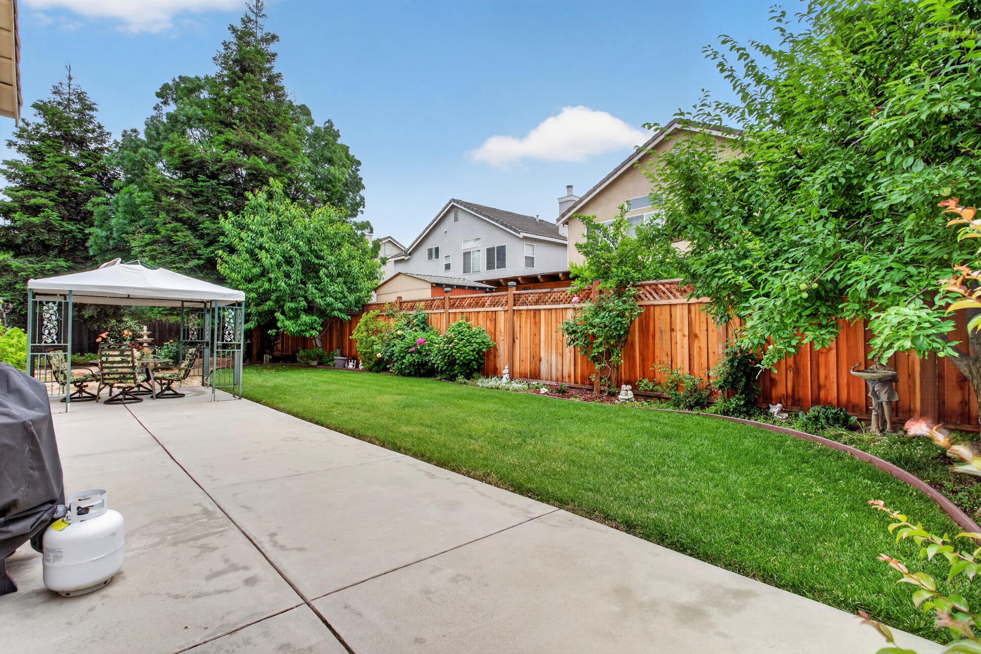 2834 Hawkins Court