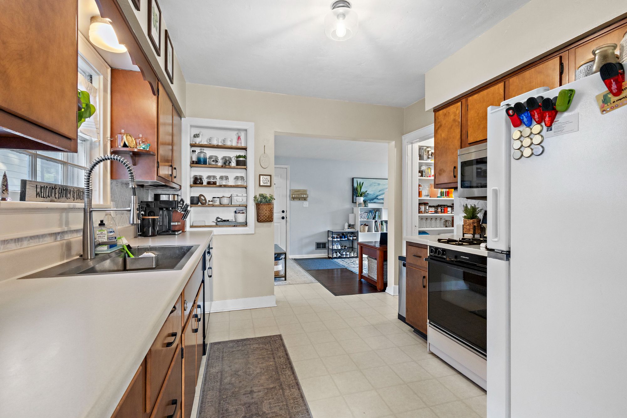 903 Allouez Place