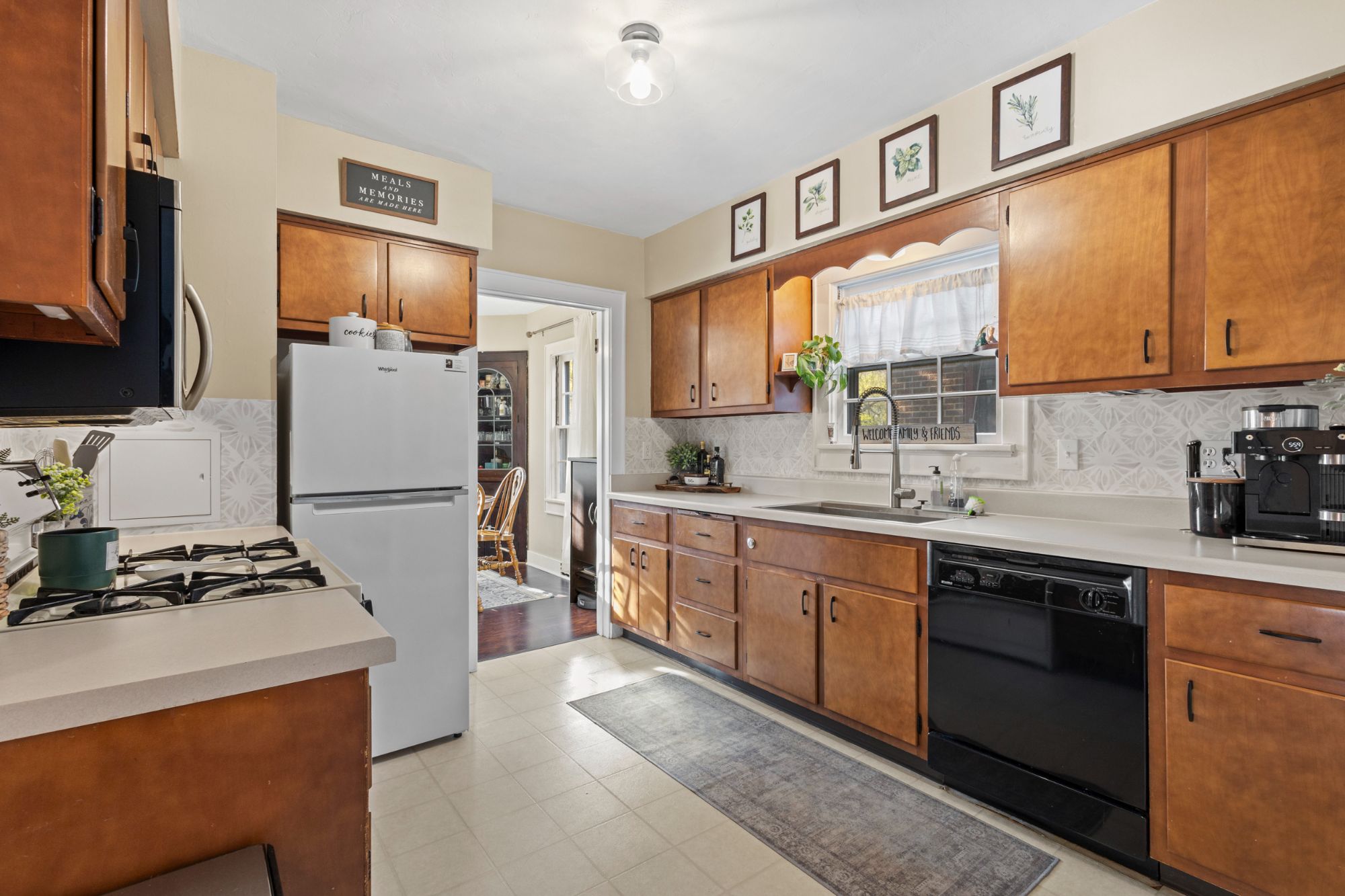 903 Allouez Place