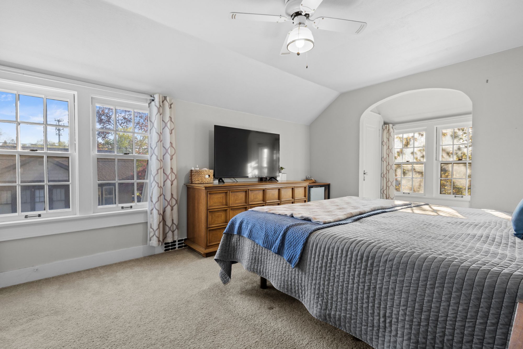 903 Allouez Place
