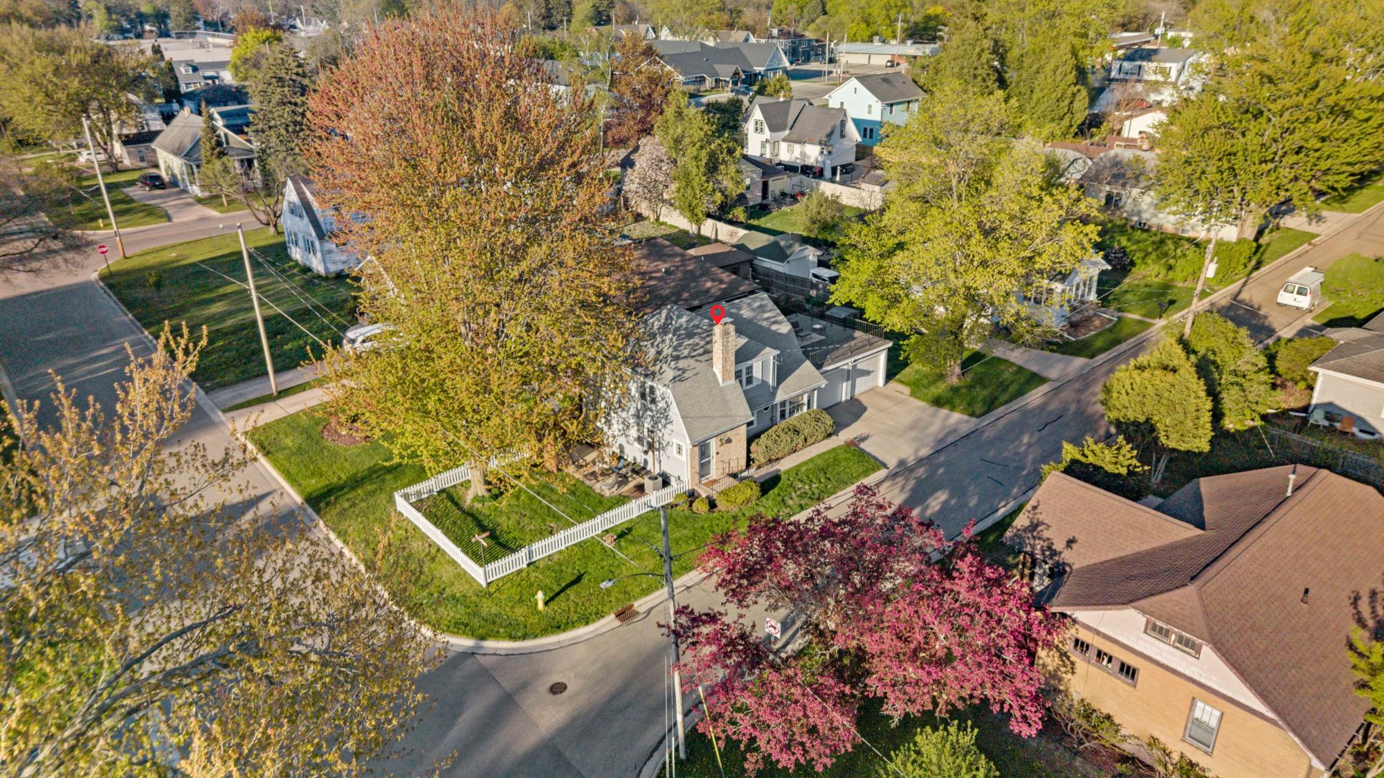 903 Allouez Place