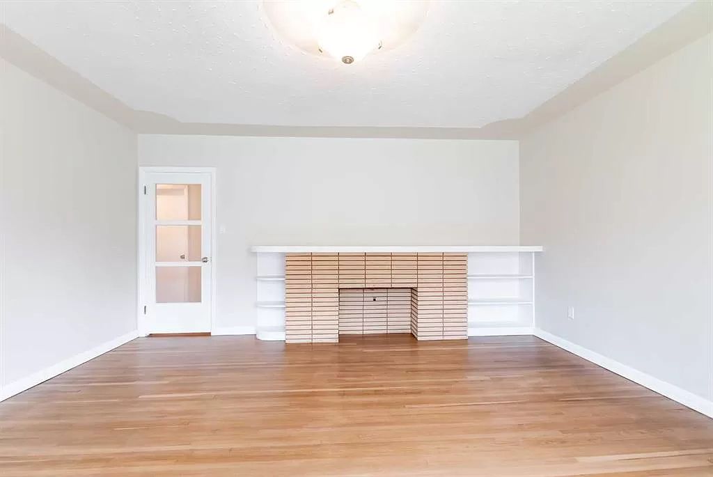 669a 5 St SW