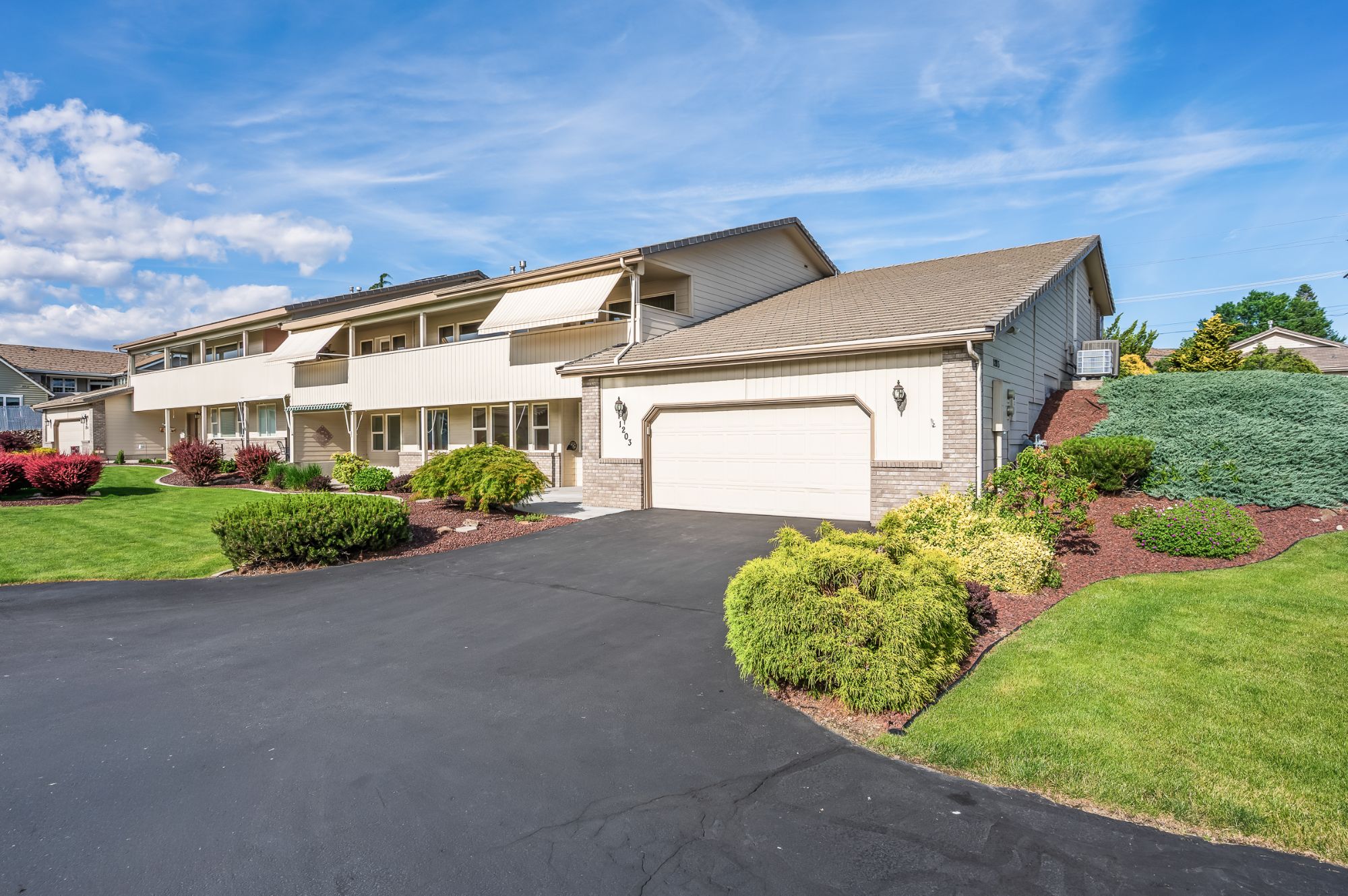 1380 Eastmont Ave Unit 1203