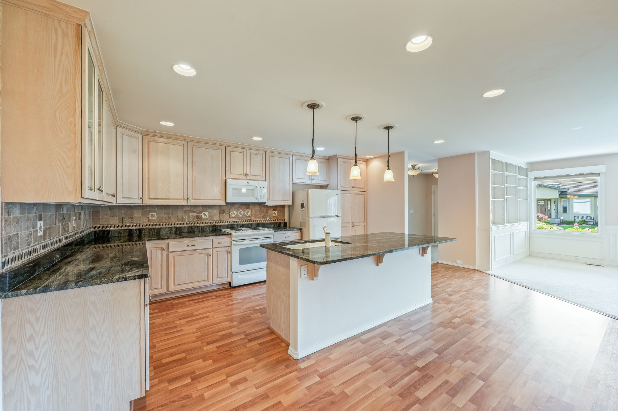 1380 Eastmont Ave Unit 1203