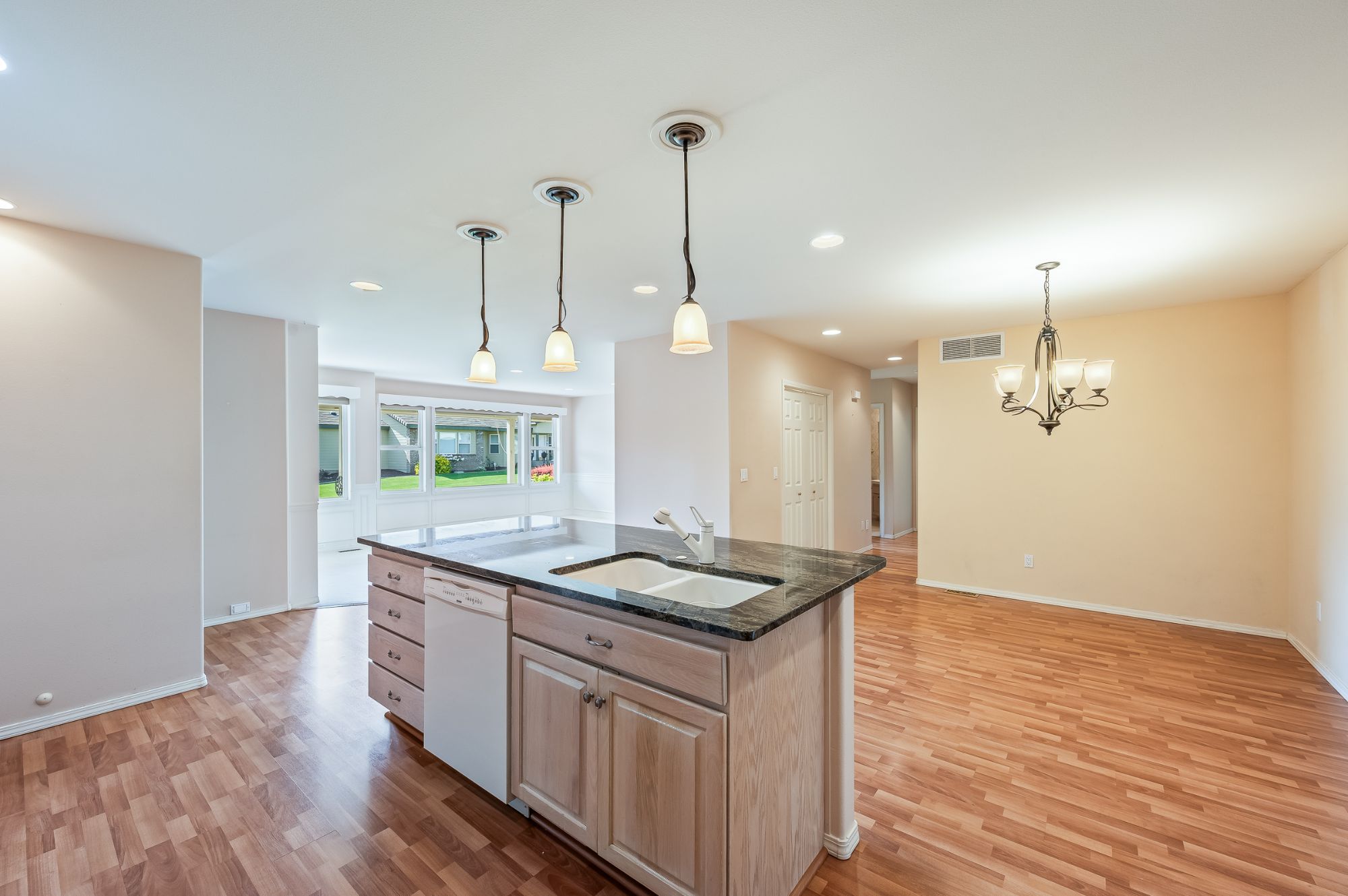 1380 Eastmont Ave Unit 1203