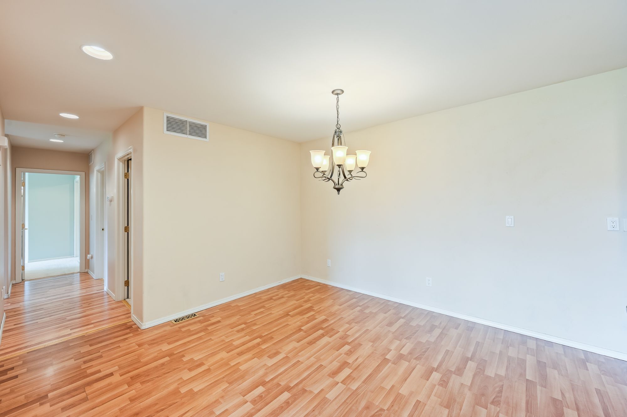 1380 Eastmont Ave Unit 1203