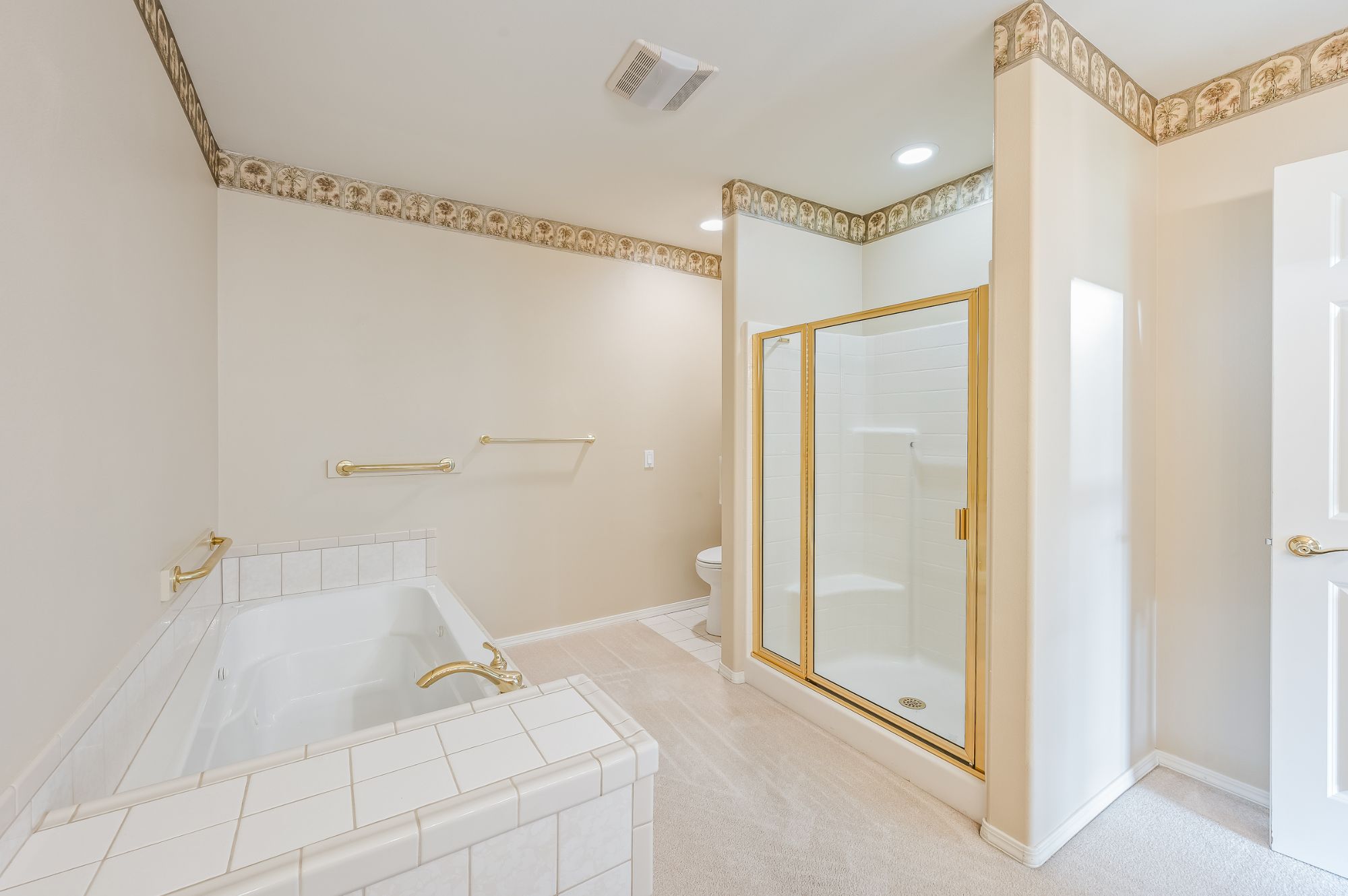 1380 Eastmont Ave Unit 1203