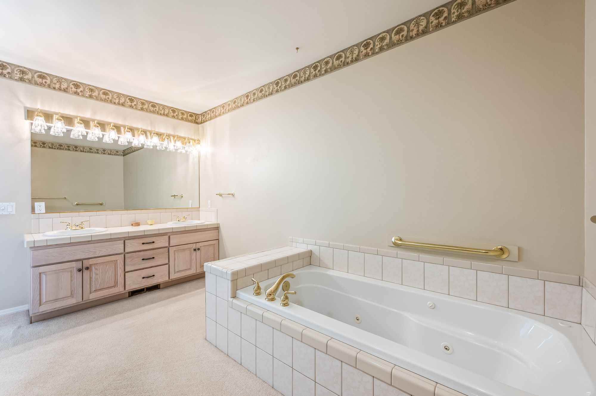 1380 Eastmont Ave Unit 1203