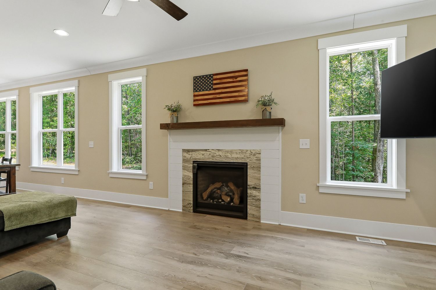 7032 Oakville Lane