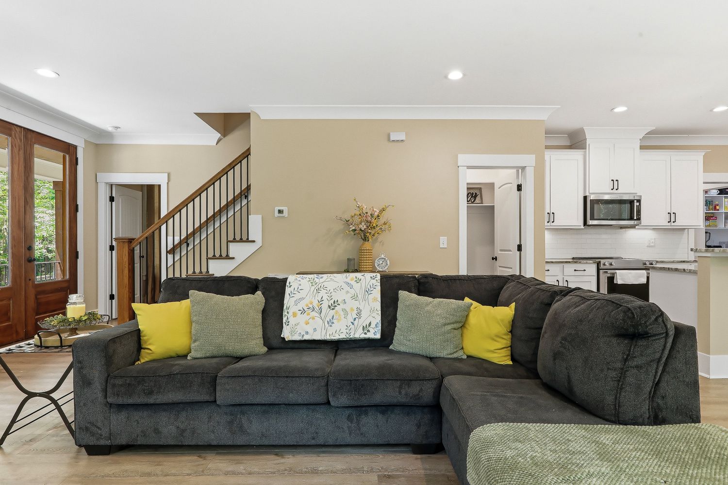 7032 Oakville Lane