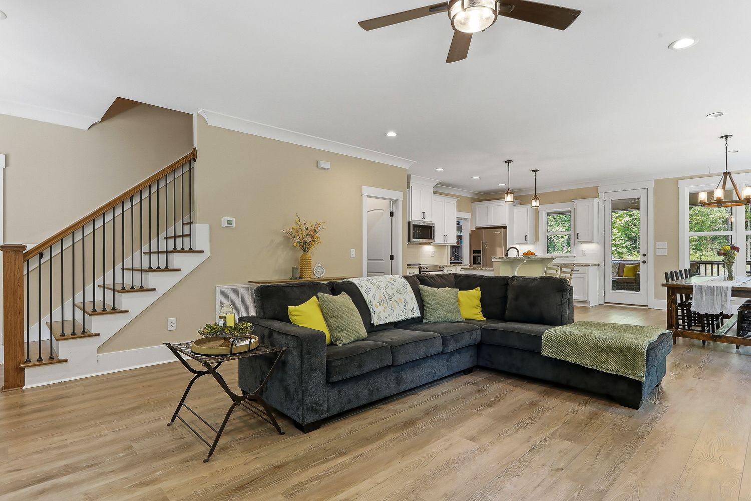 7032 Oakville Lane
