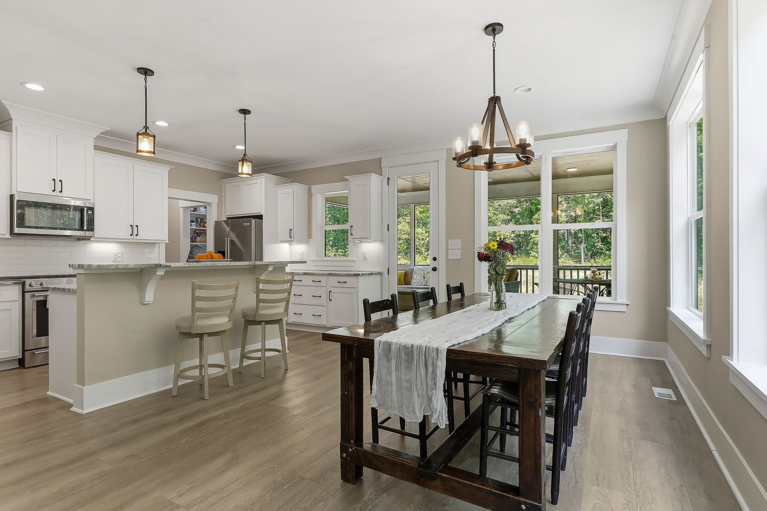 7032 Oakville Lane