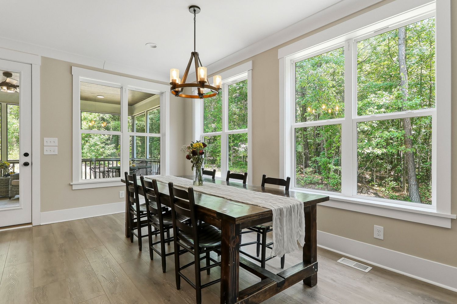 7032 Oakville Lane