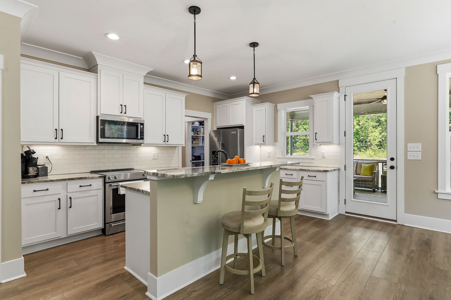 7032 Oakville Lane