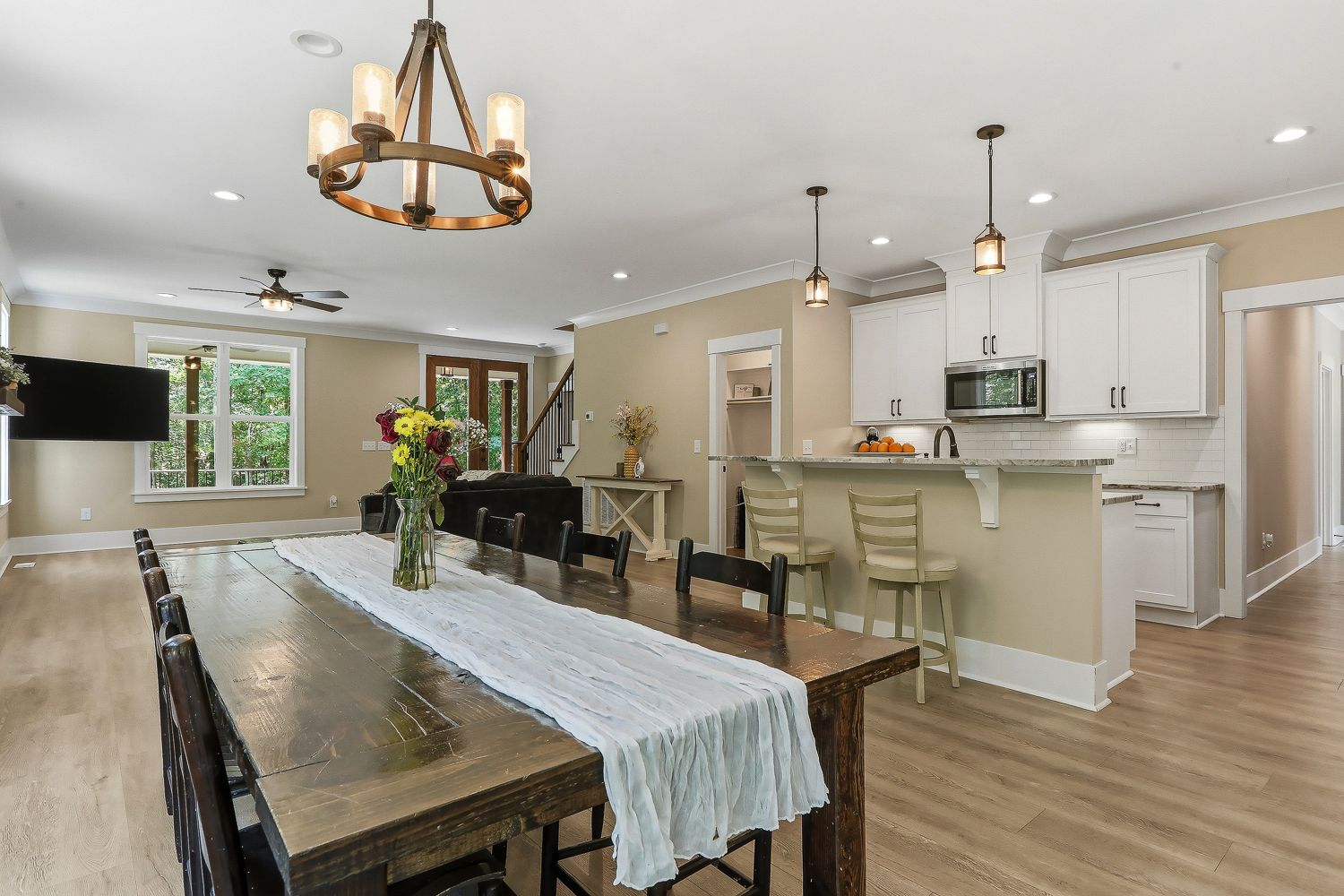 7032 Oakville Lane