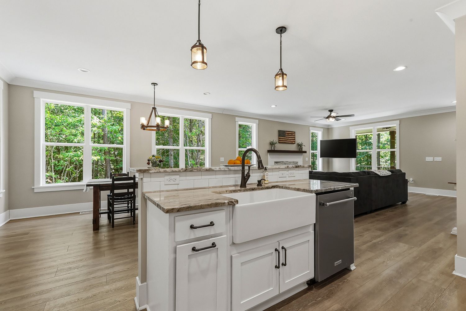 7032 Oakville Lane