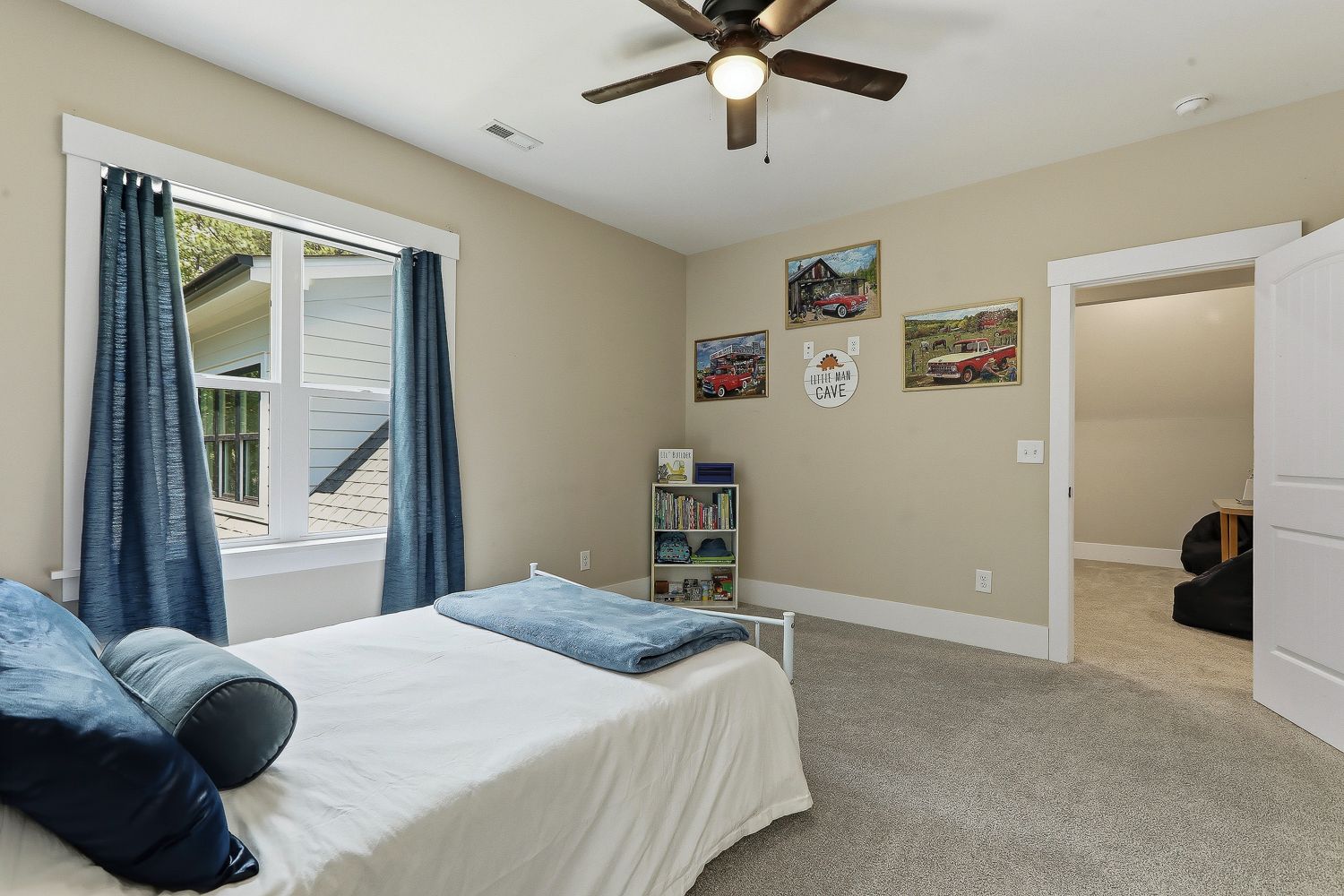 7032 Oakville Lane